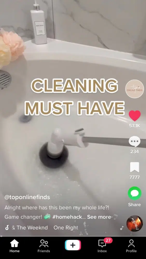 This TikTok-Viral Cleaning Tool Makes Showers Look 'Brand New' – SheKnows